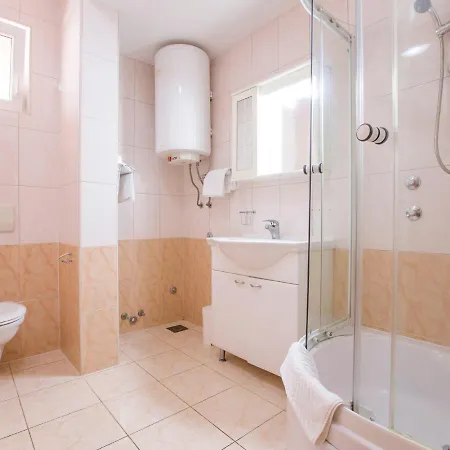 Apartament Matilde Beach Resort-7 *