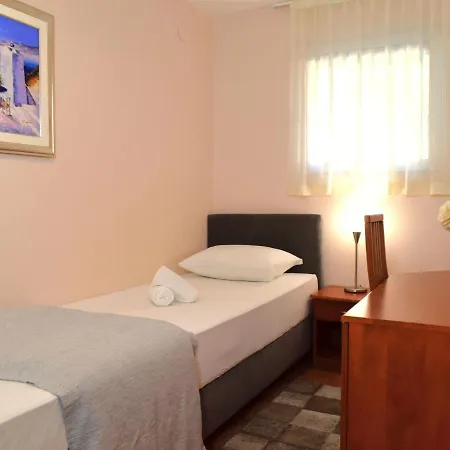 Apartament Matilde Beach Resort-7 *