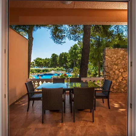 Apartament Matilde Beach Resort-7 *