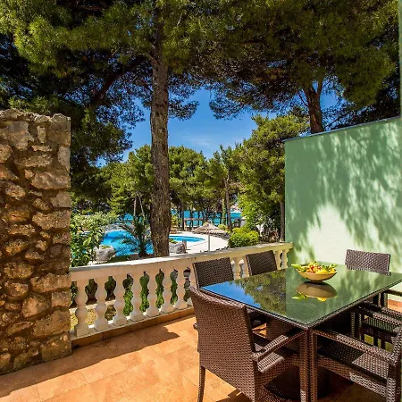 Apartament Matilde Beach Resort-7 *