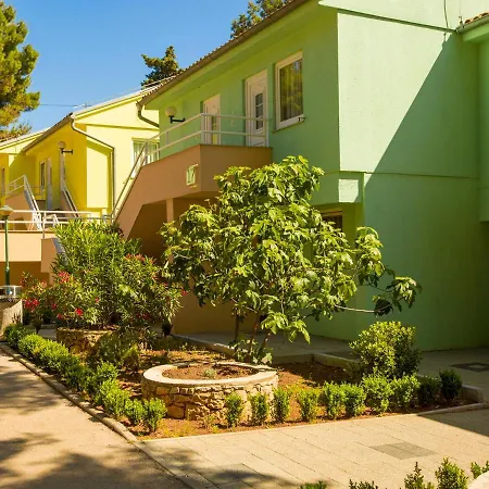 Apartament Matilde Beach Resort-7 *