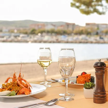 Apartament Matilde Beach Resort-7 *